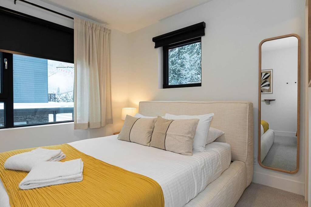 Tally Ho By Revelstoke Vacations المظهر الخارجي الصورة